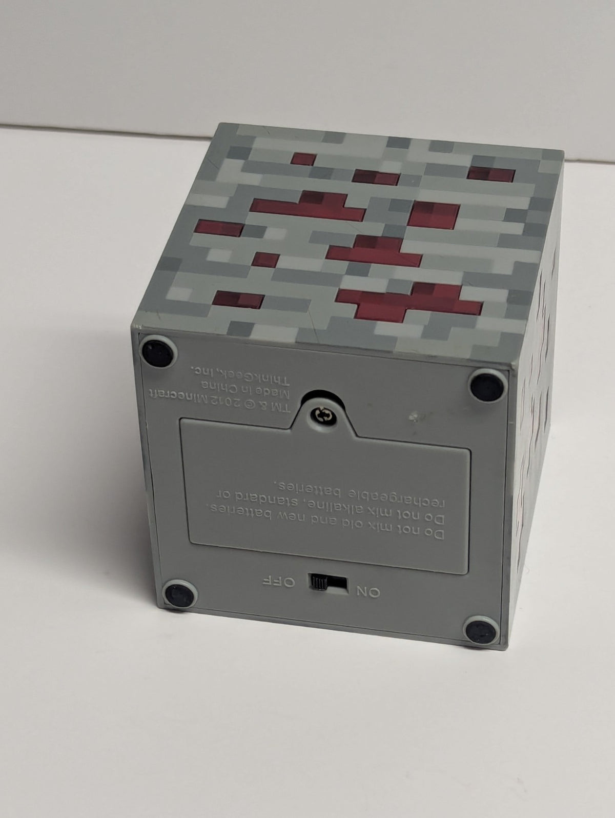 2012 Minecraft ThinkGeek Redstone Ore Nightlight Touch Cube Light Up  3”