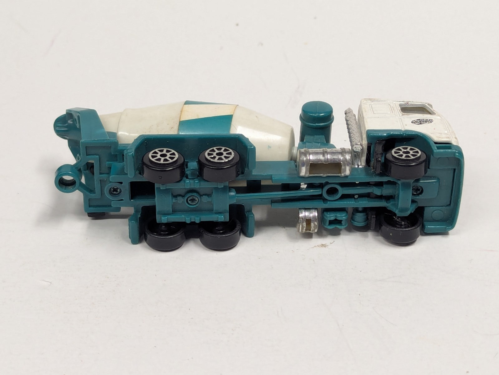 1999 Road Champs Volvo Style Cab Cement Truck 