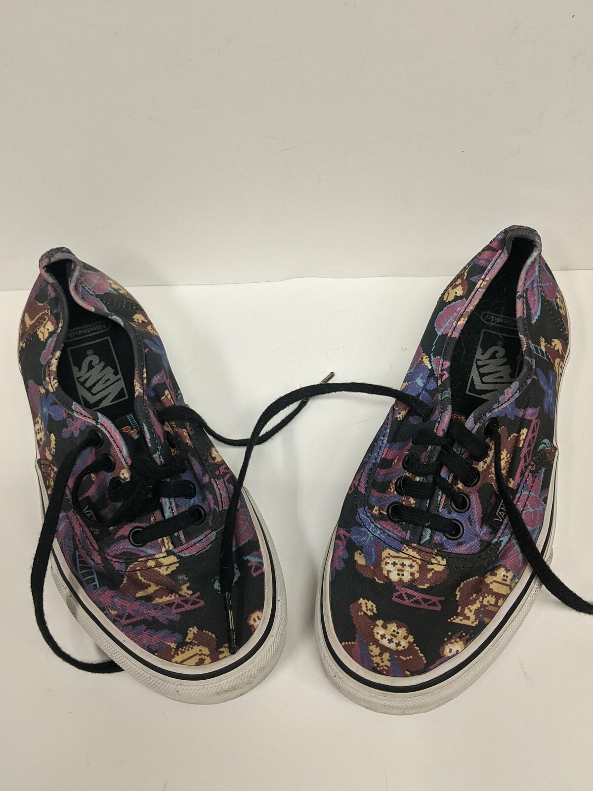 Donkey Kong Nintendo Vans USED