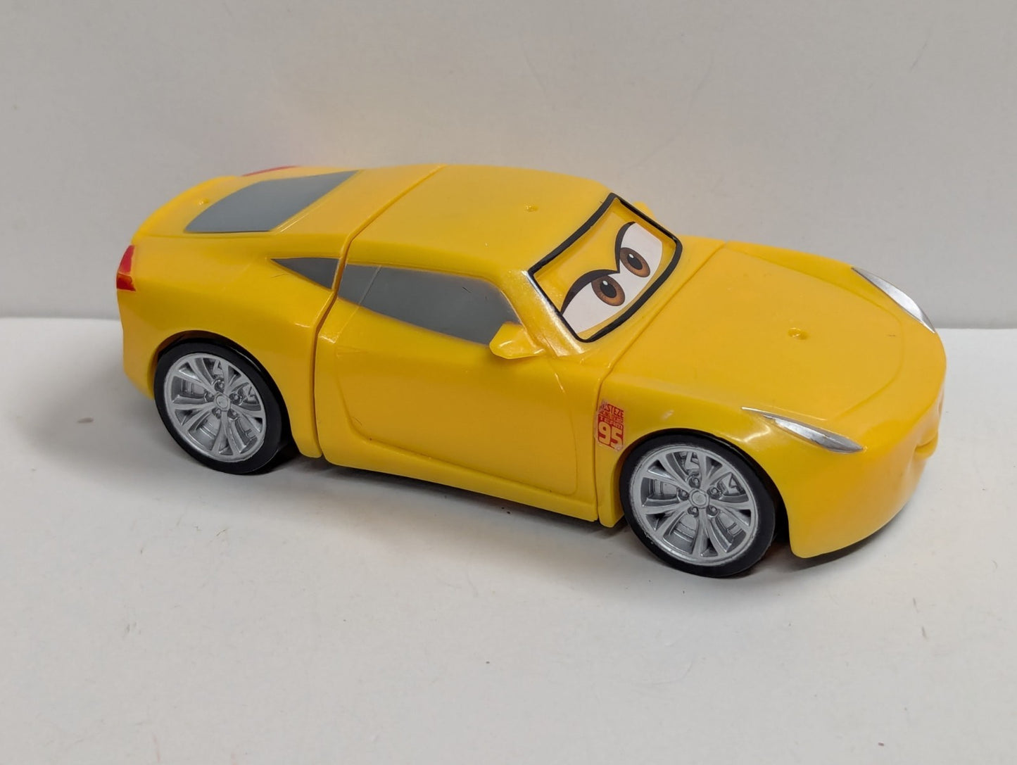 2015 DISNEY PIXAR CARS 3 Fireball Beach CRUZ RAMIREZ 1:55 Used Loose