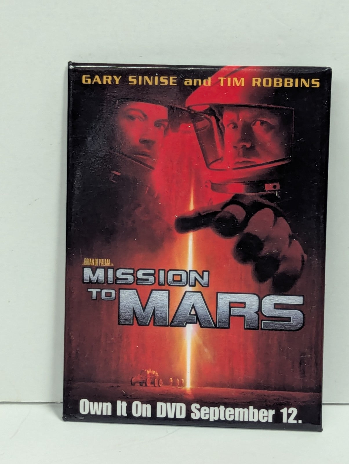 Vintage 2000 Movie Promo Mission To Mars pin back Button Tim Robbins Gary Sinise