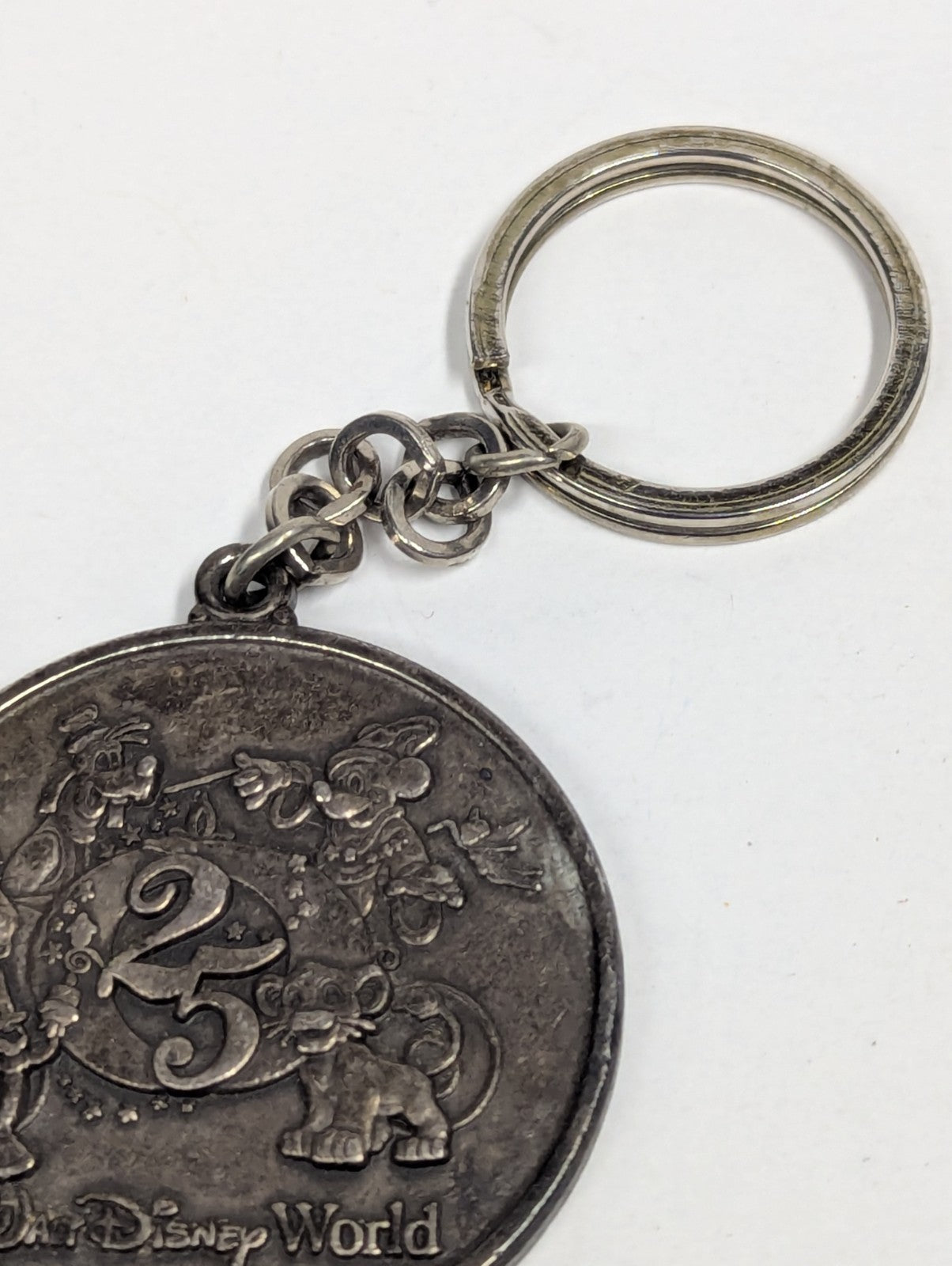 Walt Disney World 25th Anniversary Medallion Keychain (1971-1996, Pewter)