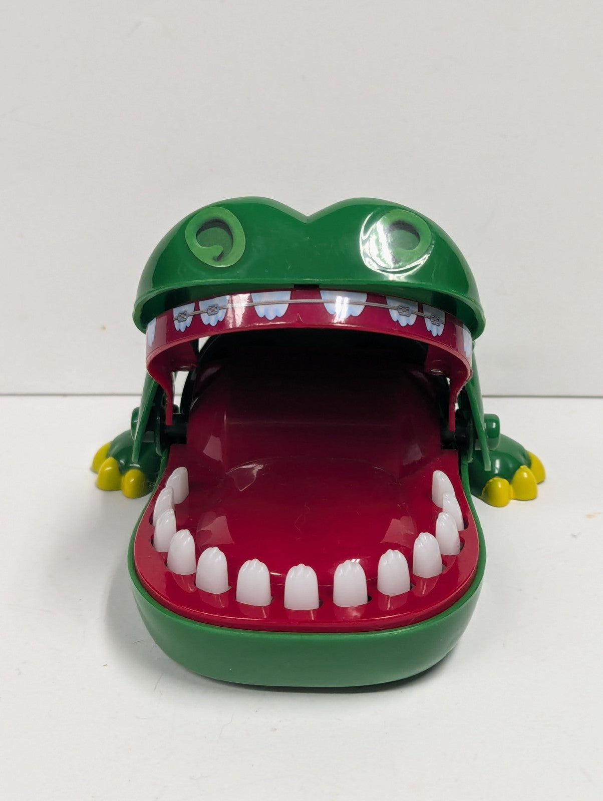2010 CROCODILE DENTIST 6" Game by Winning Moves Games