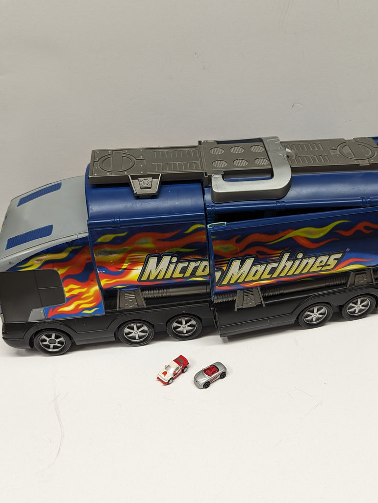 2001 Micro Machines Super Stunt City Semi -Tanker Truck Play Set with 2 Cars 1D