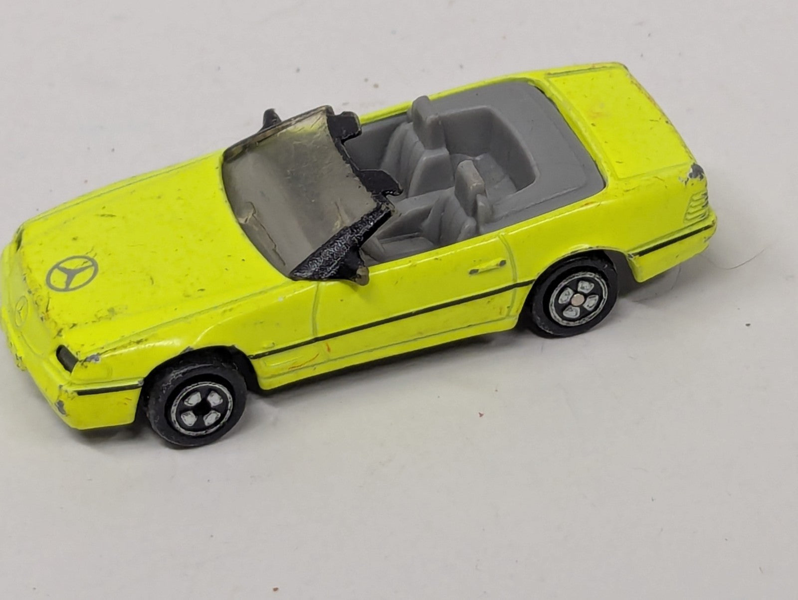 1993 Mattel Corgi Auto City Mercedes Benz SL500 Neon Green 93177