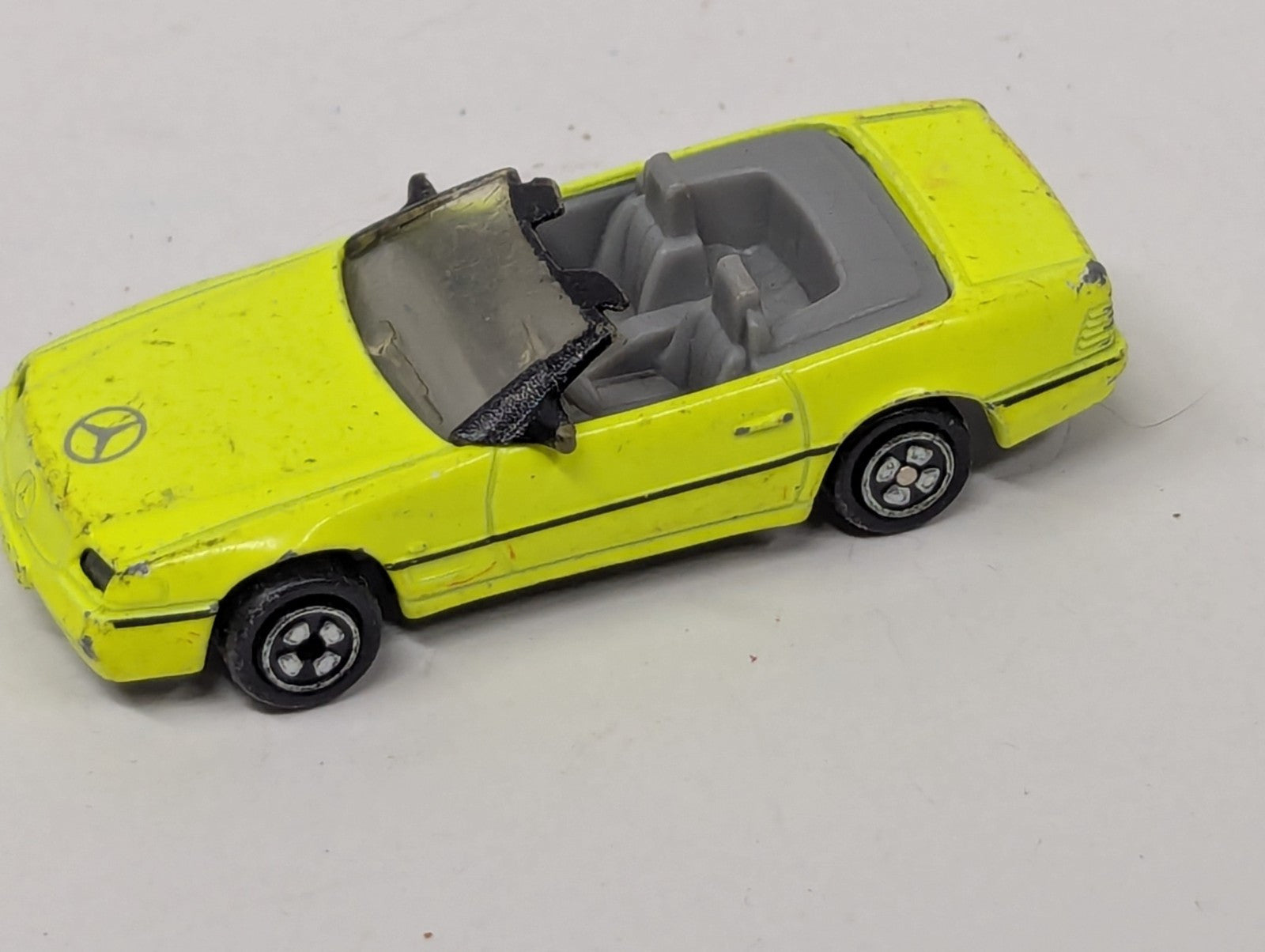1993 Mattel Corgi Auto City Mercedes Benz SL500 Neon Green 93177