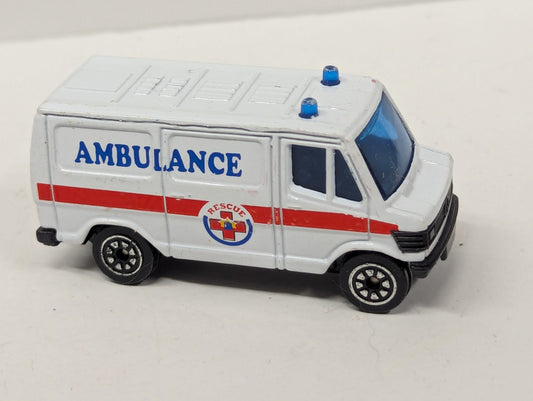 Diecast Model - Welly No. 99290 - Mercedes Benz Van - Ambulance