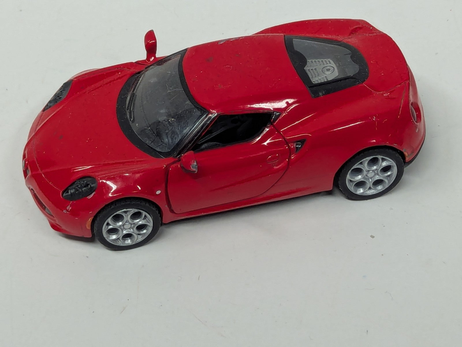 Motormax 1/24 - Alfa Romeo 4C Red Sports Car Diecast Scale Model Car