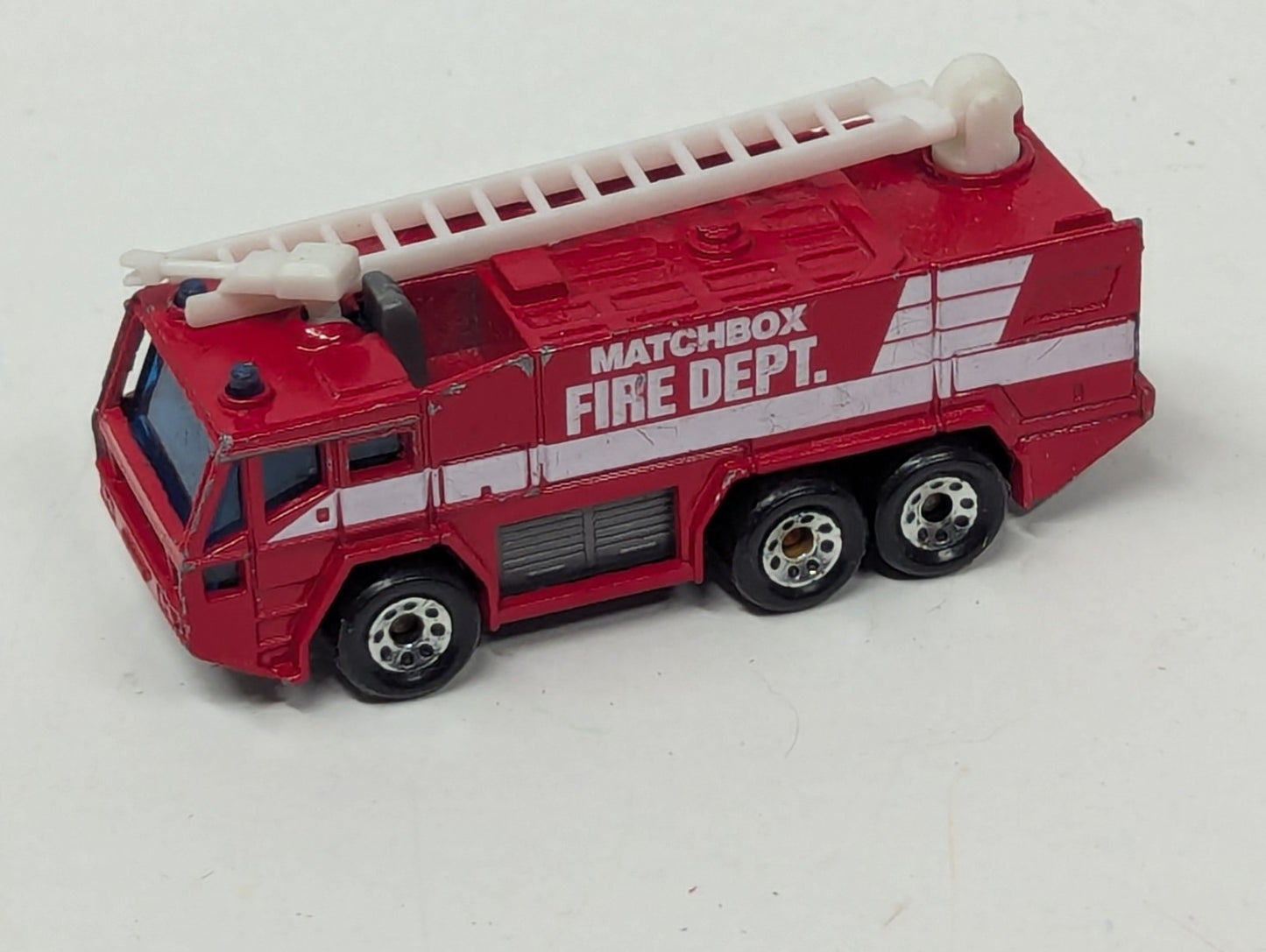 1991 MATCHBOX Red  Fire Dept. AIRPORT FIRE TRUCK