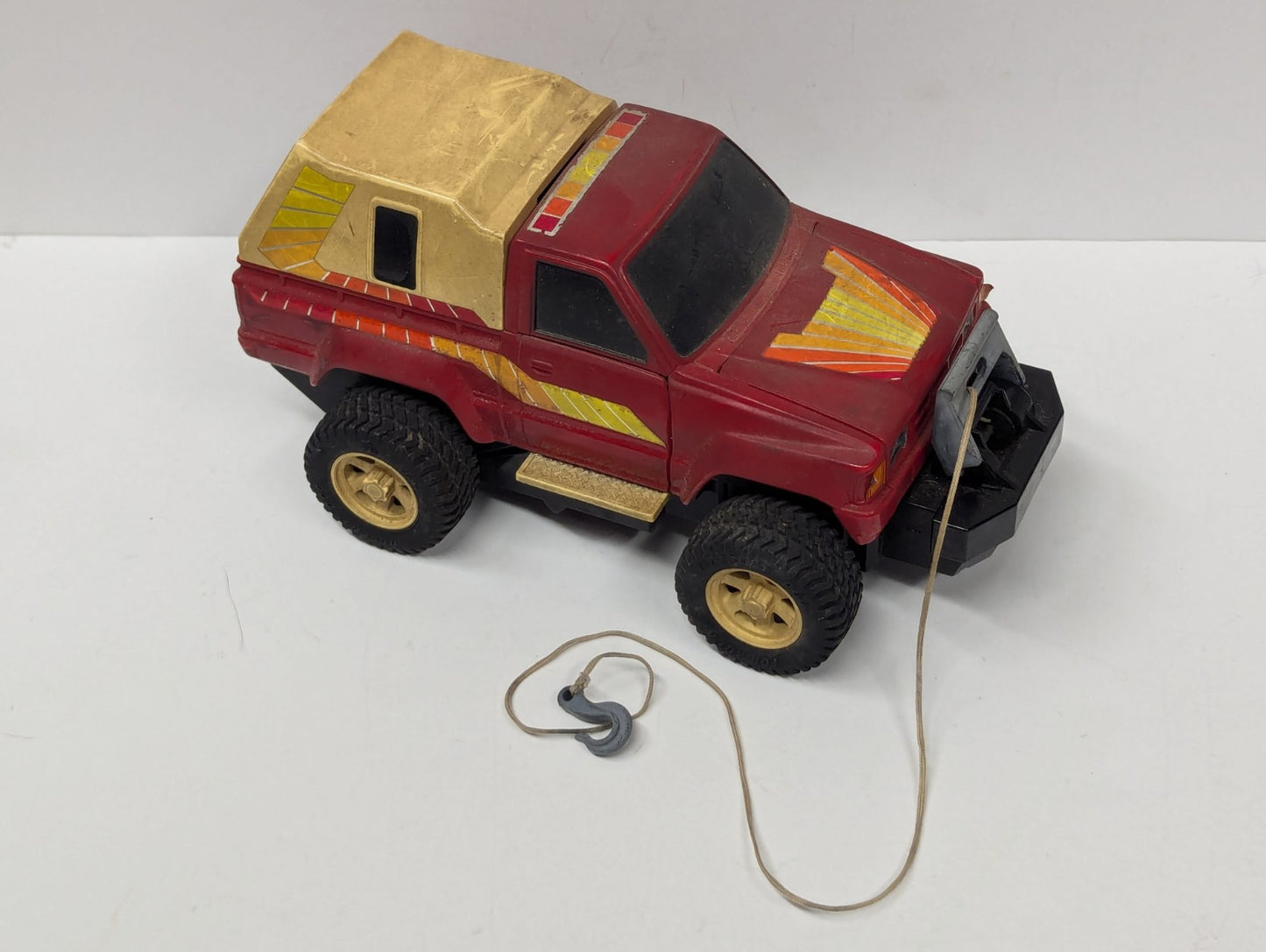 Vintage 1984 Go Bots Robo Machine Robot Winch Transforming Toyota Truck  Bandai