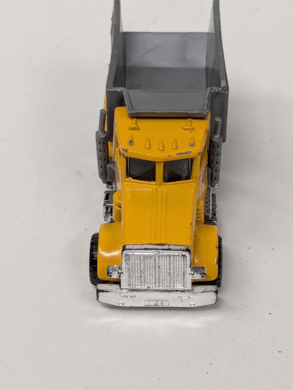 VINTAGE 1981 MATCHBOX PETERBILT YELLOW PACE DUMP TRUCK DIECAST 1:64 SCALE
