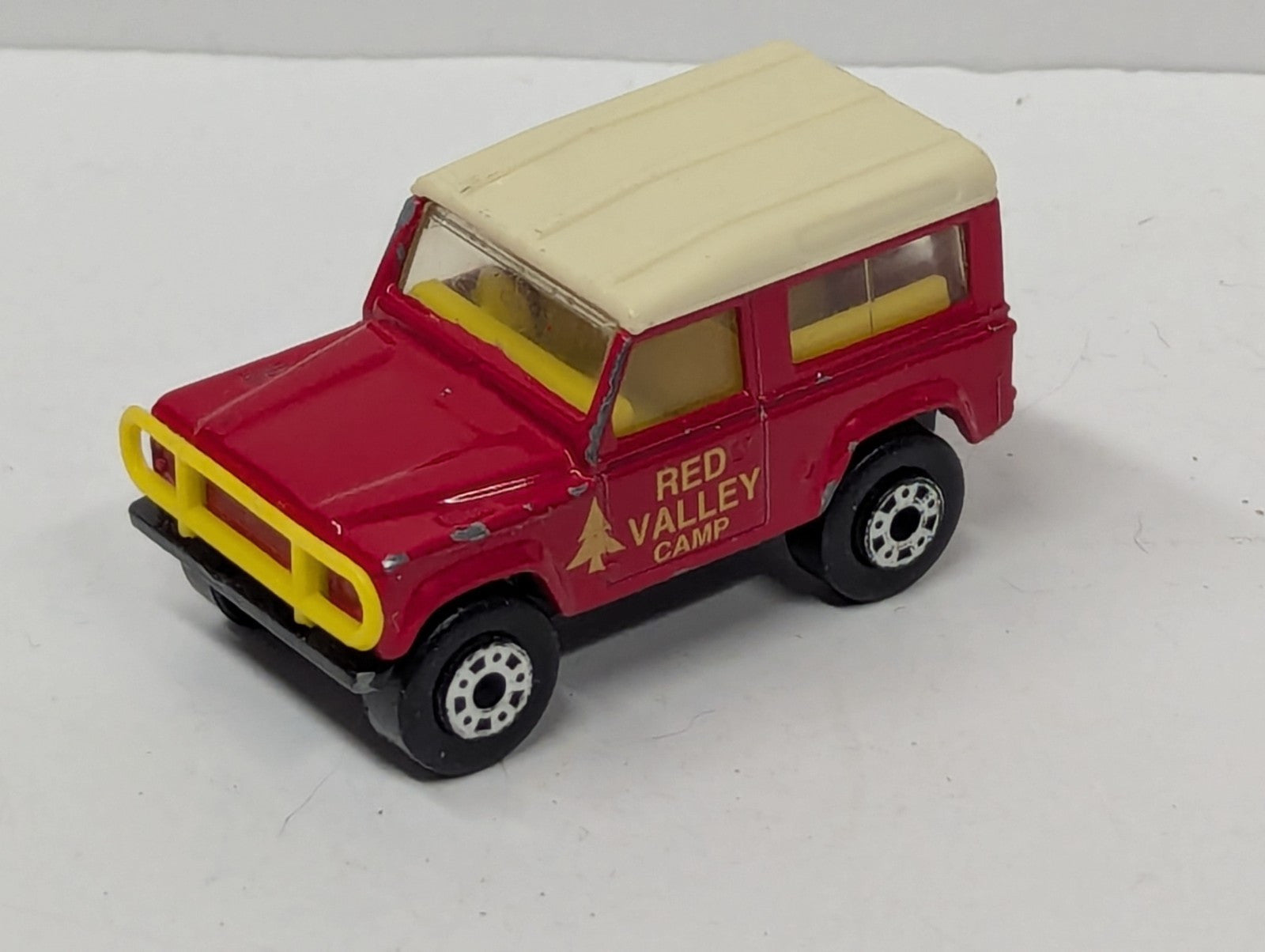 Matchbox 1987 Land Rover Ninety Red Valley Camp Red