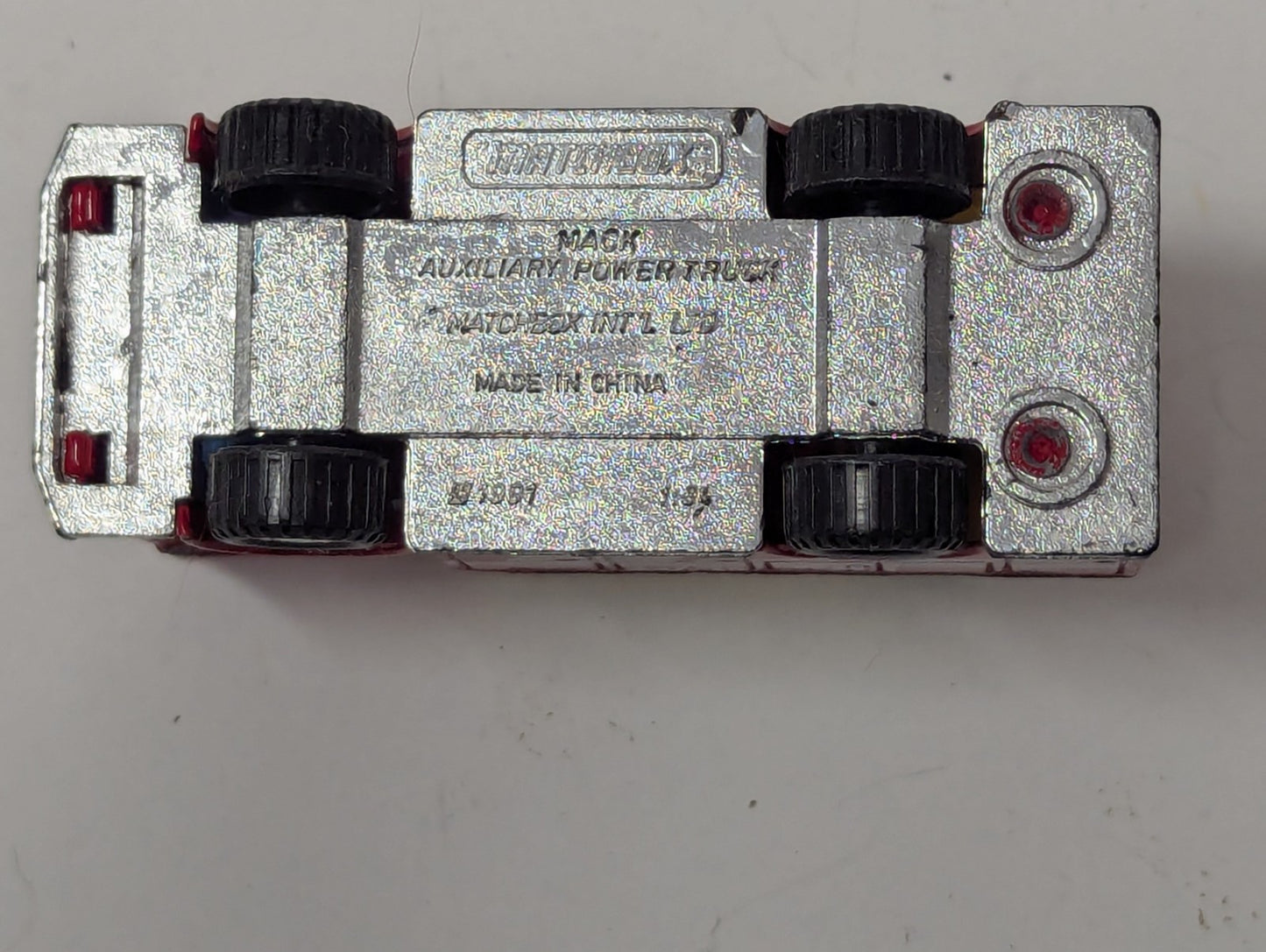 1991 MATCHBOX MACK AUXILIARY POWER FLOODLIGHT RED 1:84 DIECAST FIRE RESCUE TRUCK