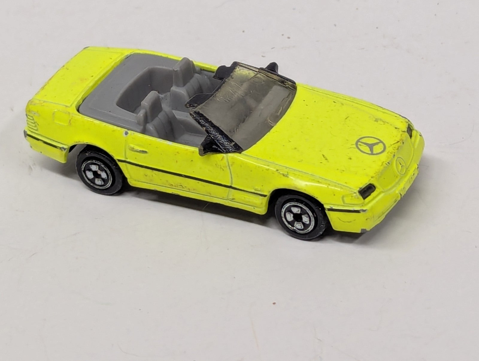 1993 Mattel Corgi Auto City Mercedes Benz SL500 Neon Green 93177