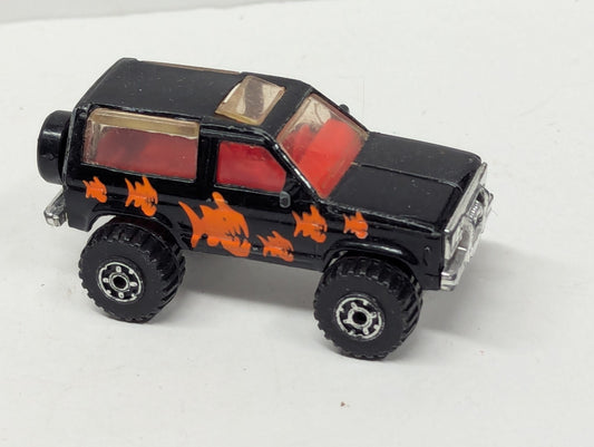 Matchbox #39 Diecast  1995 Ford Bronco II 1-75 Series Piranha Black 