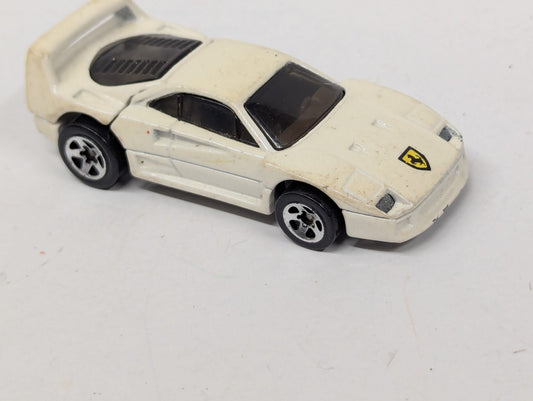Hot Wheels Vintage 1988 FERRARI F40 Pearl White 1:64
