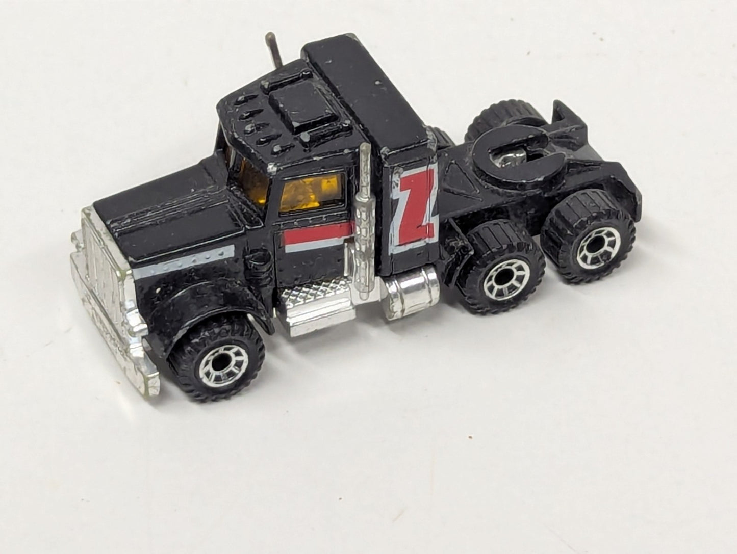 1983 Matchbox Convoy Big Rig Black PETERBILT 3” Collectible RARE MACAU Hood