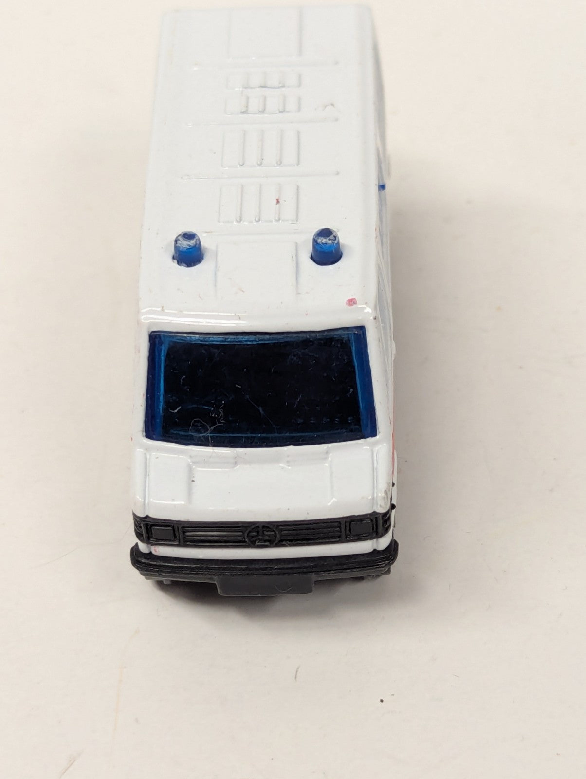 Diecast Model - Welly No. 99290 - Mercedes Benz Van - Ambulance