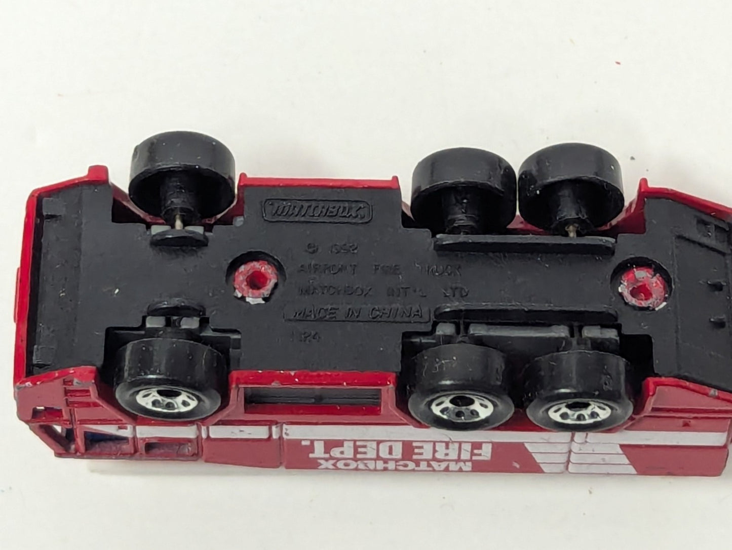 1991 MATCHBOX Red  Fire Dept. AIRPORT FIRE TRUCK