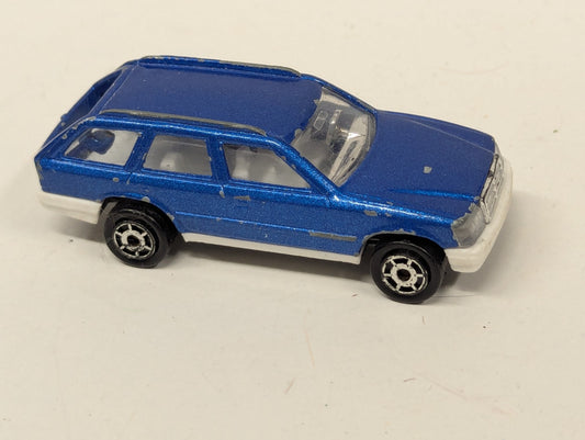 Majorette Mercedes Benz 300 TE Dark Blue 1:63 
