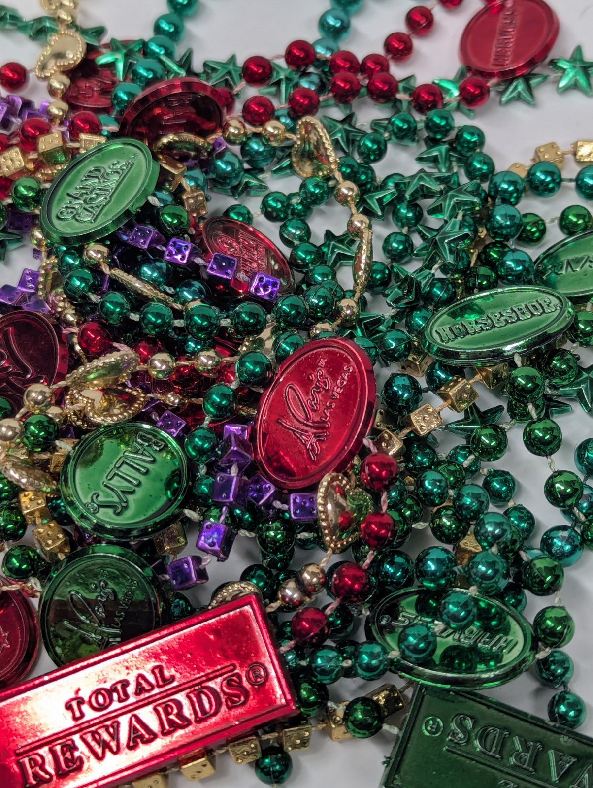 MARDI GRAS NECKLACE METALLIC CAESARS TOTAL REWARDS BEAD LOT