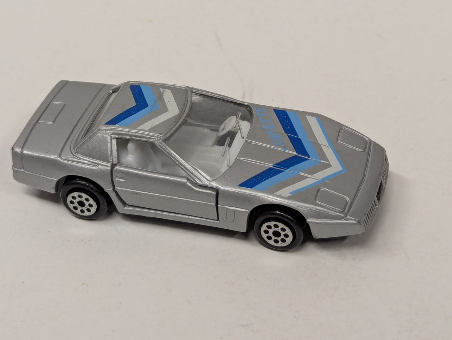 Vintage 1987 Road Champs - 87 Corvette Silver- 1:64 Scale Diecast