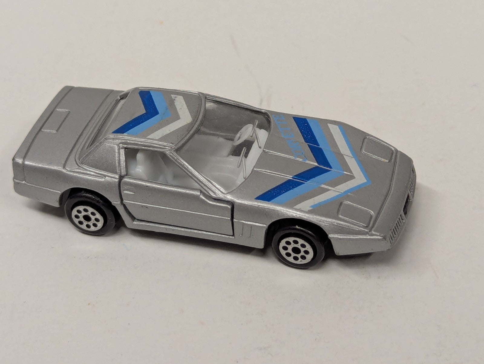 Vintage 1987 Road Champs - 87 Corvette Silver- 1:64 Scale Diecast