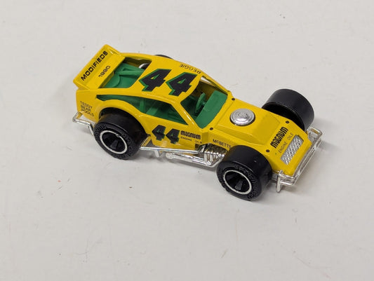 MATCHBOX COZZE POCONO #44 YELLOW WAITES DIE CAST CAR 1:64 MIKRONITE BERT