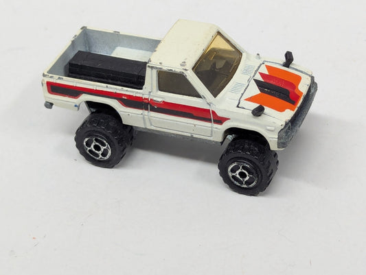 MAJORETTE 4x4 TOYOTA PICKUP #287 Used 1/56 scale White
