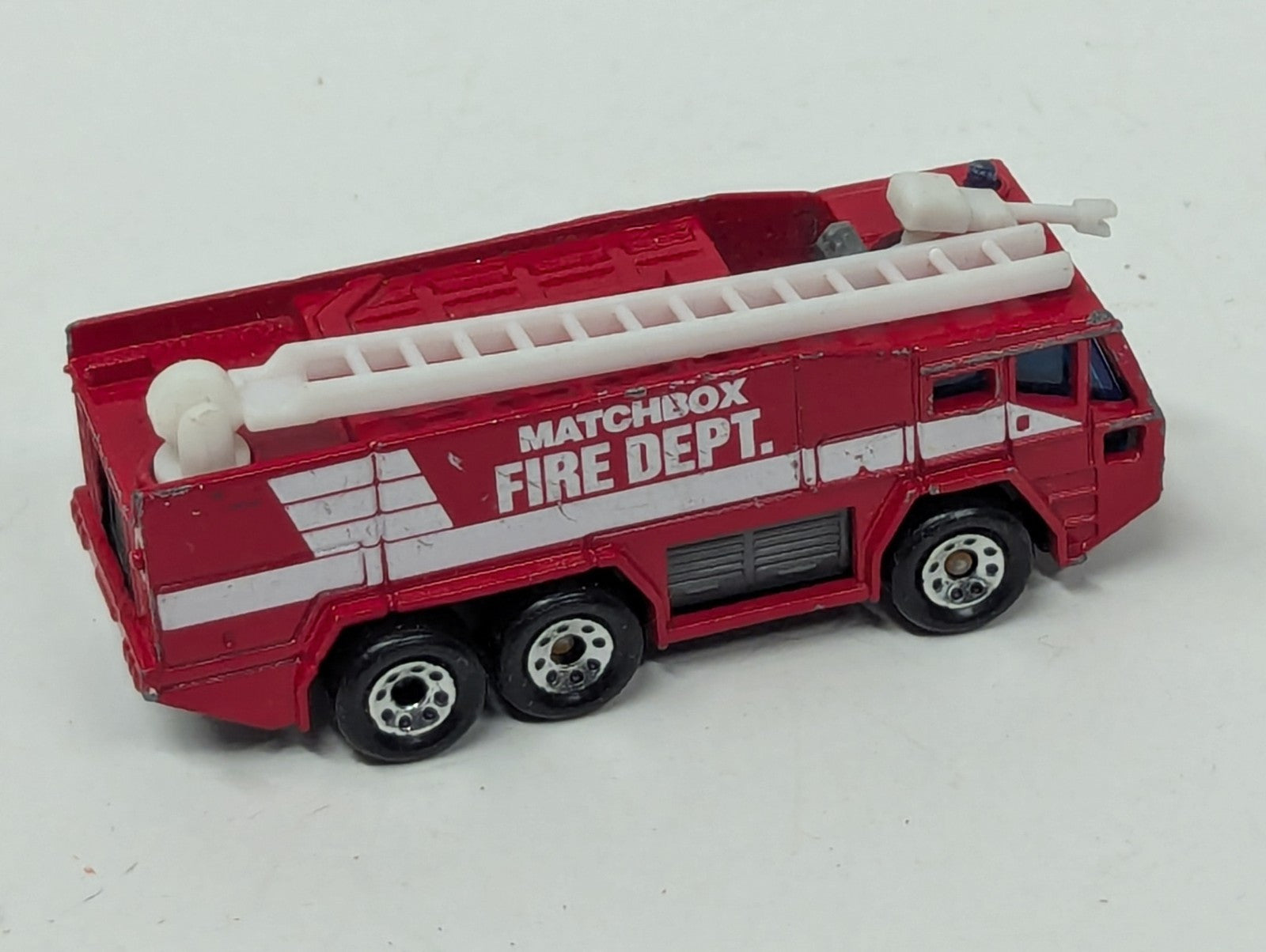 1991 MATCHBOX Red  Fire Dept. AIRPORT FIRE TRUCK